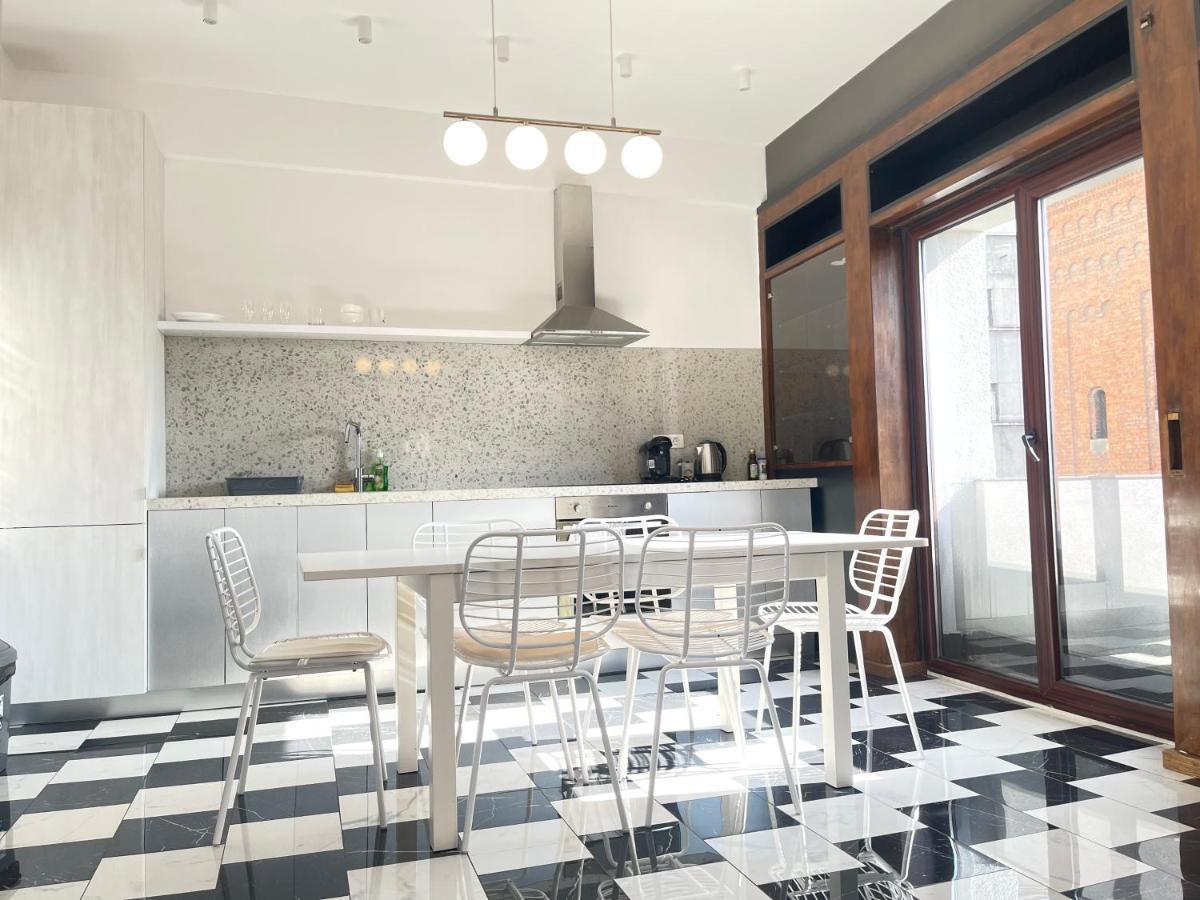 Elegant Two Bedrooms Apartment บูคาเรสต์ ภายนอก รูปภาพ