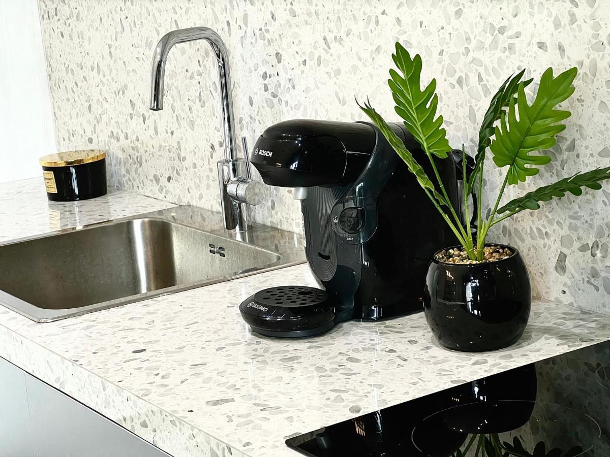 Elegant Two Bedrooms Apartment บูคาเรสต์ ภายนอก รูปภาพ