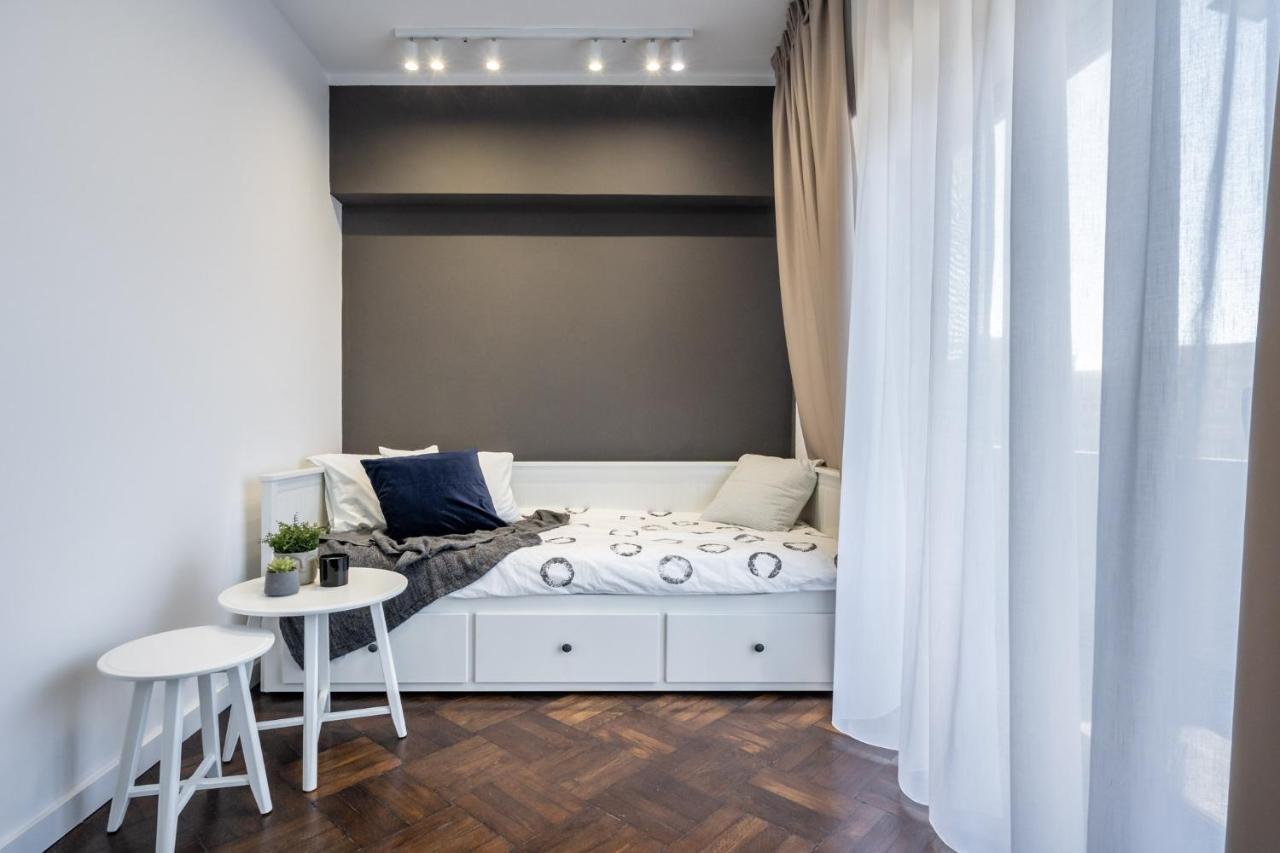 Elegant Two Bedrooms Apartment บูคาเรสต์ ภายนอก รูปภาพ