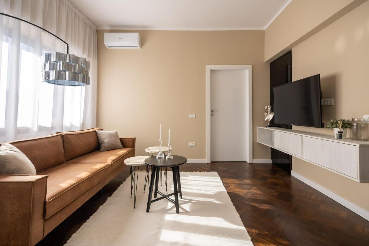 Elegant Two Bedrooms Apartment บูคาเรสต์ ภายนอก รูปภาพ